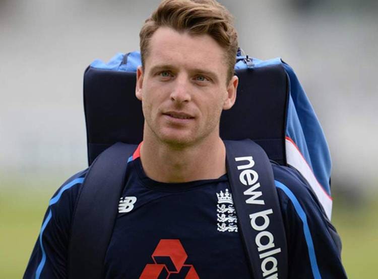 वर्ल्ड चैम्पियन क्रिकेटर नीलाम कर रहा जर्सी, कोहली से भी की अपील