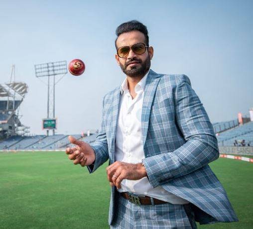 दीये की जगह पटाखे, पठान ने किया ऐतराज तो उल्टा भड़क गए यूजर्स