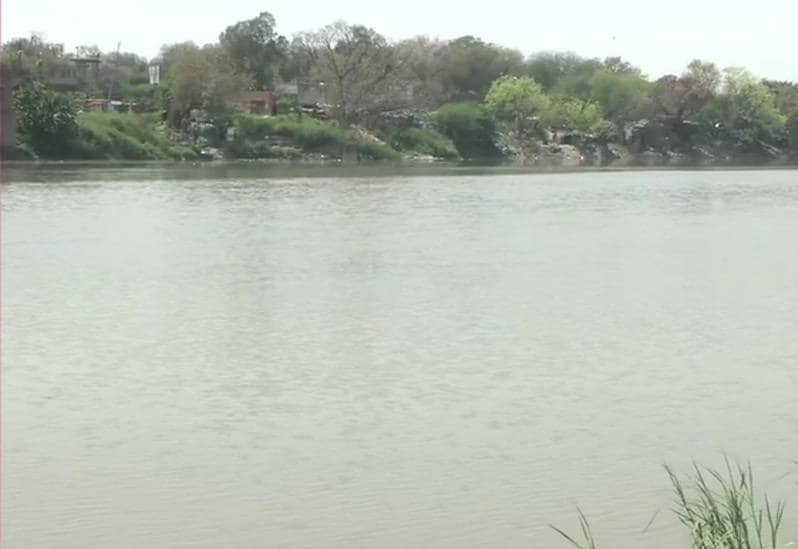 कोरोना: लॉकडाउन से घटी गंदगी, निर्मल होने लगीं गंगा और यमुना