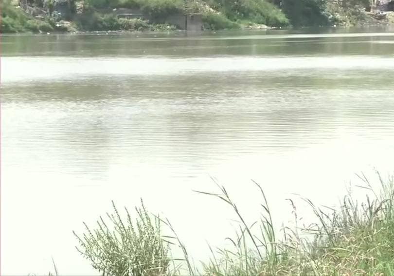 कोरोना: लॉकडाउन से घटी गंदगी, निर्मल होने लगीं गंगा और यमुना