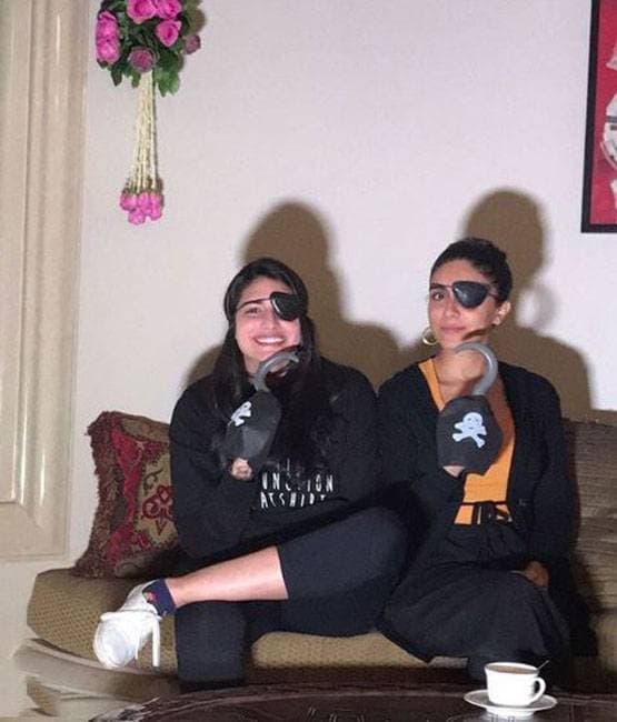 कोरोना: शजा के बाद प्रोड्यूसर करीम मोरानी की दूसरी बेटी जोआ भी एडमिट