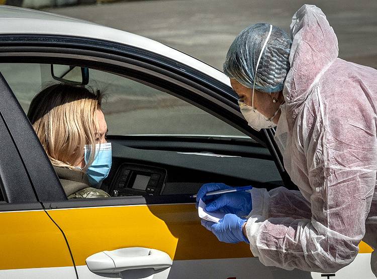 रूस पर कोरोना का अब तक का सबसे बड़ा हमला, चौंका रहा है बीमारी का पैटर्न