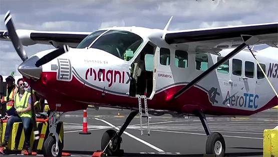 दुनिया के सबसे बड़े इलेक्ट्रिक प्लेन ने भरी पहली सफल उड़ान