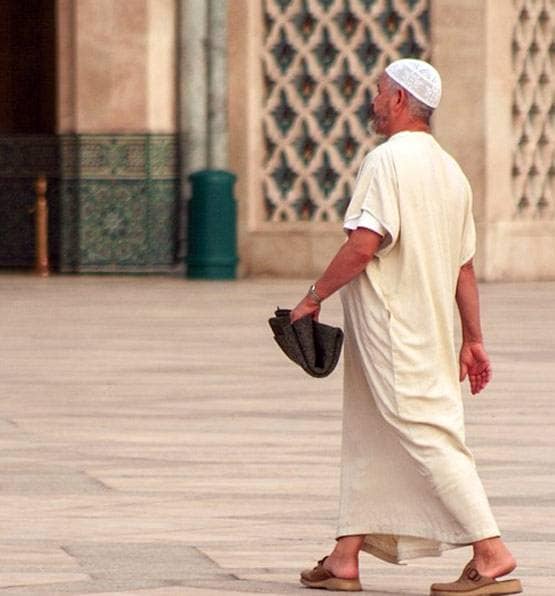 इस देश में इमाम बोले- मुस्लिमों का कुछ नहीं बिगाड़ पाएगा कोरोना, डॉक्टर परेशान