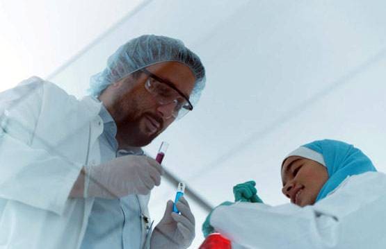 इस देश में इमाम बोले- मुस्लिमों का कुछ नहीं बिगाड़ पाएगा कोरोना, डॉक्टर परेशान