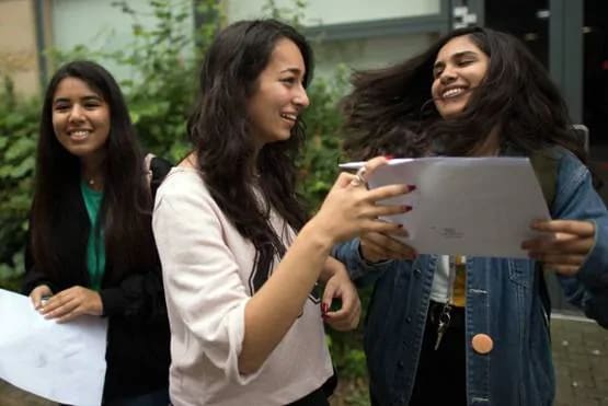 प्रमोशन मिलने पर कितनी होती है IAS की सैलरी, जानें- UPSC से जुड़ी ये बातें