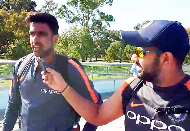 रोहित बोले- धोनी की बात नहीं मानता तो वनडे में 200 नहीं जड़ पाता