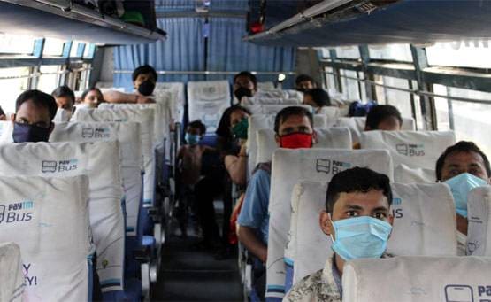 अमिताभ ने की मुंबई में फंसे प्रवासियों की मदद, यूपी के लिए 10 बसें रवाना