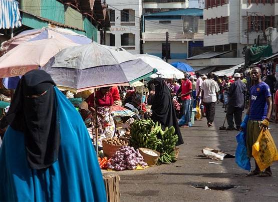 इस देश में इमाम बोले- मुस्लिमों का कुछ नहीं बिगाड़ पाएगा कोरोना, डॉक्टर परेशान