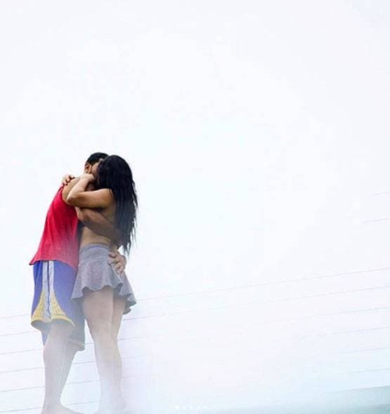 बॉयफ्रेंड संग रोमांटिक हुई कृष्णा श्रॉफ, KISS करते हुए शेयर की फोटोज