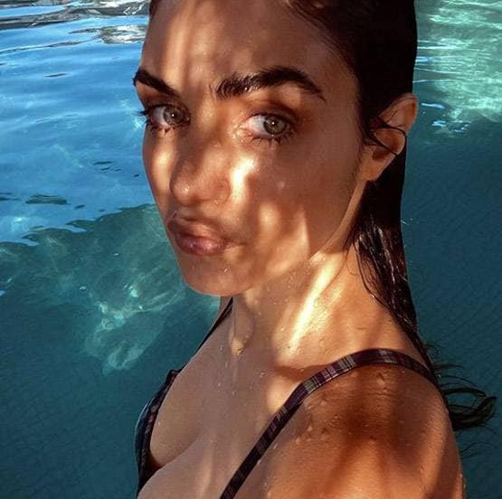 अर्जुन रामपाल की गर्लफ्रेंड के होठों को यूजर ने बताया अजीब, मिला ये जवाब