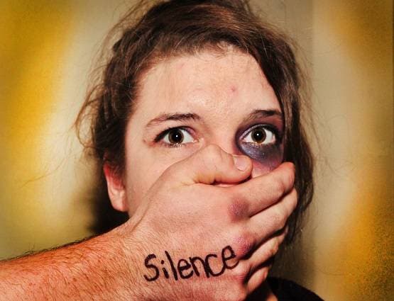 कोरोना त्रासदी: रेंट के बदले शारीरिक संबंध की डिमांड कर रहे मकान मालिक