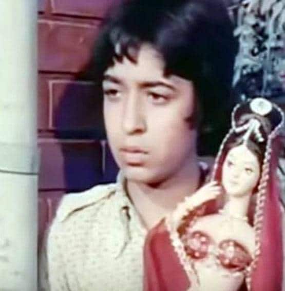 महाभारत के अभिमन्यु ने फिल्म में निभाया अमिताभ के बचपन का रोल, पहचाना आपने?