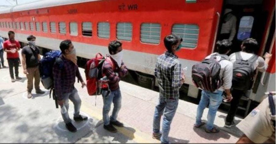 12 मई से चलेंगी ट्रेनें, कन्फर्म टिकट पर ही एंट्री, सफर के ये नियम