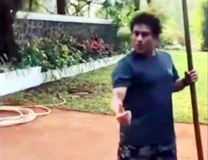 VIDEO: सचिन ने पेड़ से गिराए नींबू, भज्जी बोले- पाजी 2-3 मुझे भी दे दो