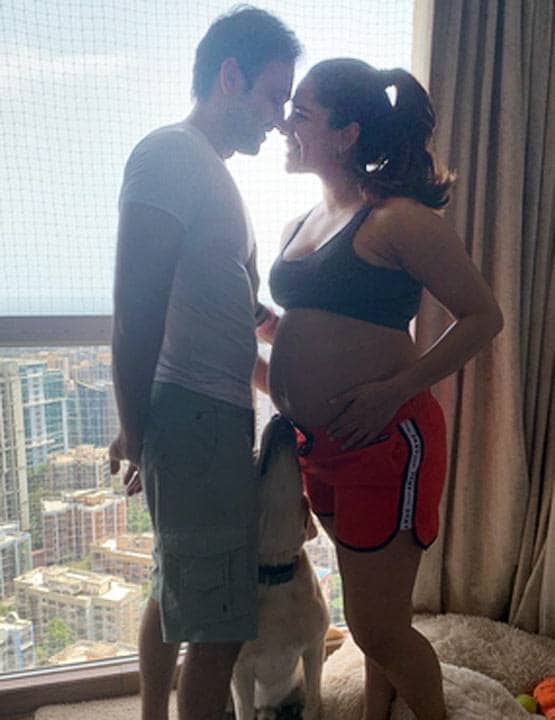 पति संग कुमकुम भाग्य की एक्ट्रेस का रोमांटिक अंदाज, फ्लॉन्ट किया बेबी बंप