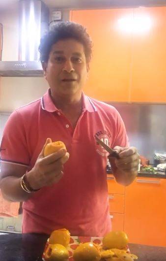 सचिन ने वाइफ अंजलि को दिया खास सरप्राइज, मैंगो कुल्फी बनाकर खिलाई