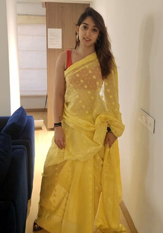 पत्नी-बेटी संग आमिर खान की मूवी नाइट, फ्लॉन्ट किए ग्रे हेयर