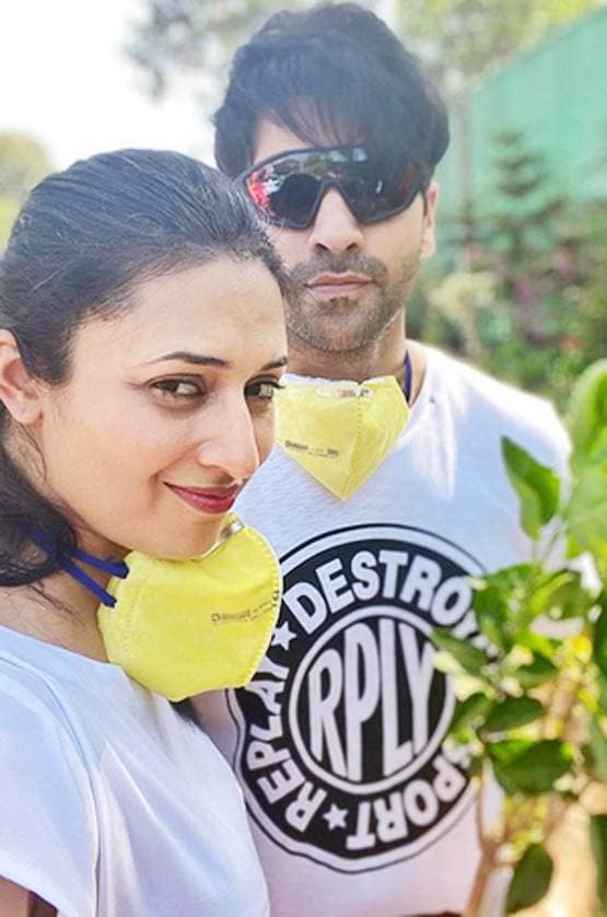 घर में पति विवेक संग गार्डनिंग कर रहीं दिव्यांका, शेयर की फोटोज