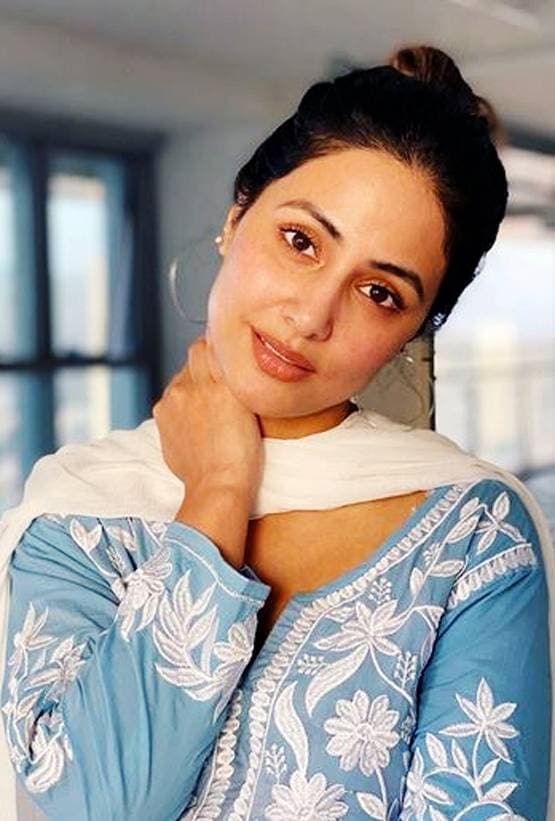 लॉकडाउन में हिना खान का लुक वायरल, सलवार-शूट में छाईं एक्ट्रेस