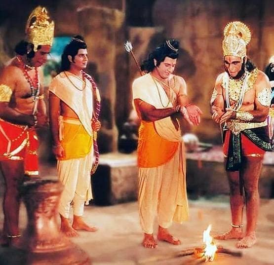 जब अरुण गोविल को 'राम' समझ महिला ने अपना बीमार बच्चा पैरों पर रख दिया