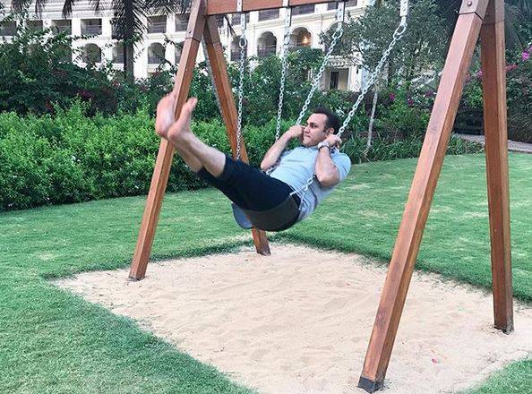 वीरू ने बेटे से जीती रेस, सोशल मीडिया पर फैंस बोले- बाप तो बाप होता है