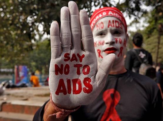 ...इसलिए आज तक नहीं बन पाई HIV एड्स की वैक्सीन, कोरोना में भी यही डर