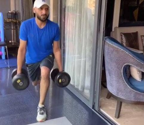 भज्जी ने शेयर किया VIDEO, कोहली बोले- बिल्डिंग कांप रही