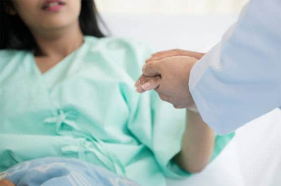 कैंसर के इन मरीजों में  Covid-19 का खतरा ज्यादा, रहें सावधान