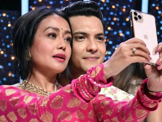 लॉकडाउन के बाद आदित्य नारायण का साथ चाहती हैं नेहा कक्कड़? शेयर की तस्वीर