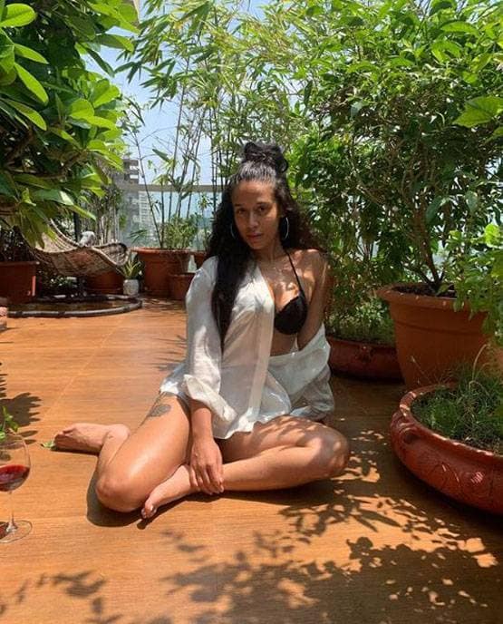 टाइगर श्रॉफ की बहन का बोल्ड अवतार, बिकिनी लुक में तस्वीरें वायरल