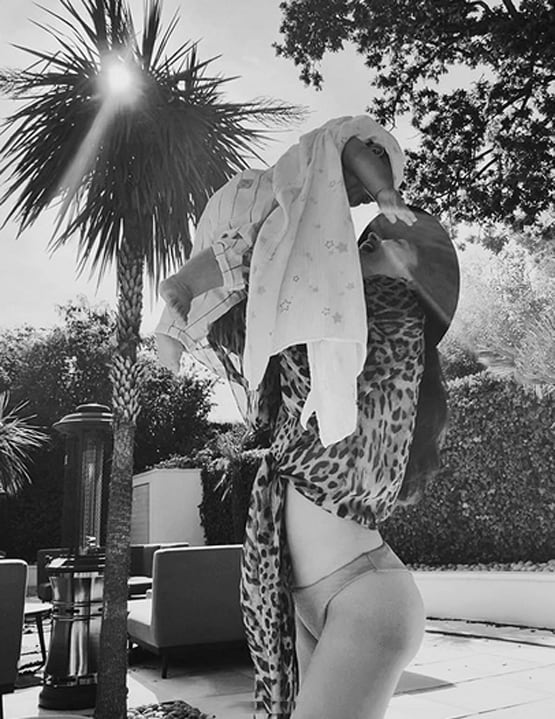 8 महीने का हुआ एमी जैक्सन का बेटा, एक्ट्रेस ने शेयर की क्यूट फोटो