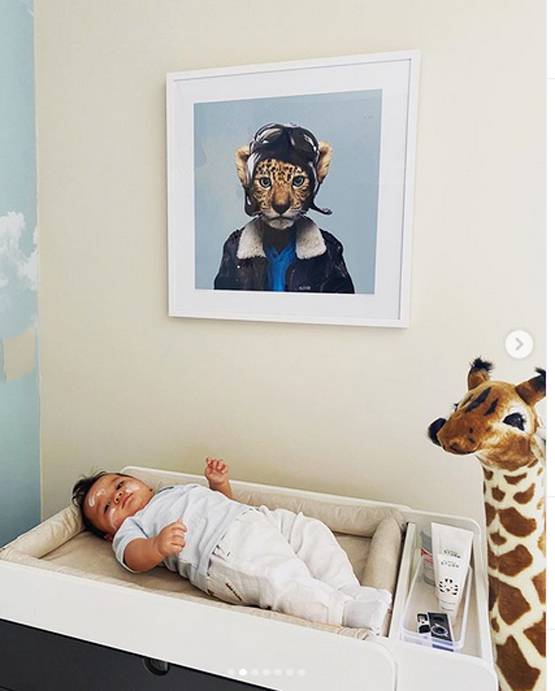 बेटे को पैंपर करती दिखीं एमी जैक्सन, वायरल हुआ एक्ट्रेस का बोल्ड अंदाज