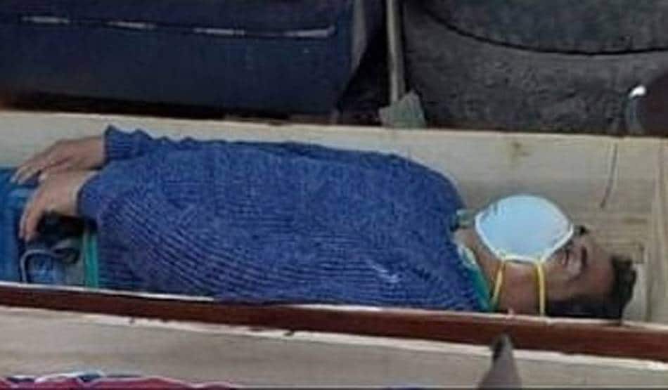 लॉकडाउन में मेयर कर रहा था दारू पार्टी, पकड़ा गया तो ताबूत में लेट गया