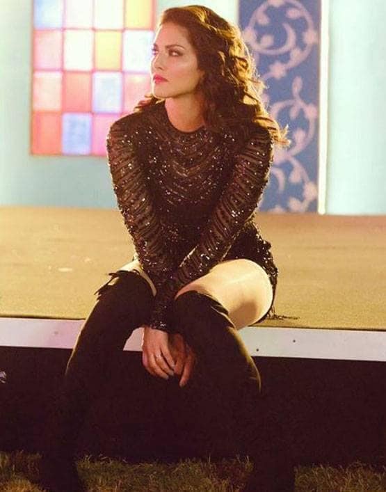 डांस परफॉर्मेंस से बॉलीवुड एंट्री तक, 5 मौके जब विवादों में रहीं सनी