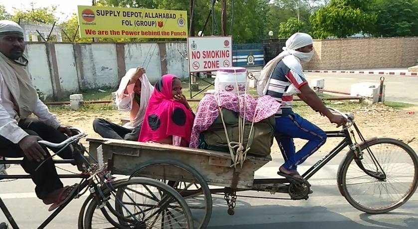 जुगाड़: ठेले में स्कूटर जोड़ा और 900 किमी का सफर कर हरियाणा से पहुंचे प्रयागराज