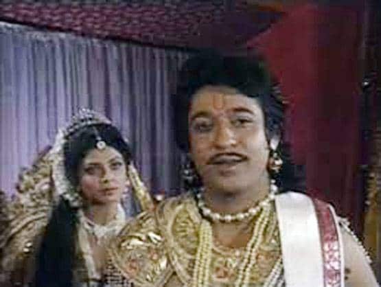 महाभारत के अभिमन्यु ने फिल्म में निभाया अमिताभ के बचपन का रोल, पहचाना आपने?