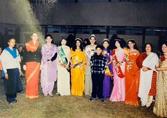 फ्रेंड्स संग कंगना रनौत की अनसीन फोटोज, दिखी एक्ट्रेस की हॉस्टल लाइफ