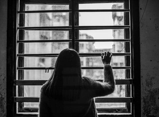 कोरोना त्रासदी: रेंट के बदले शारीरिक संबंध की डिमांड कर रहे मकान मालिक