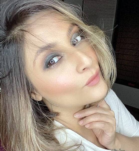 पूल में रिलैक्स करती कसौटी की कोमोलिका, एक्ट्रेस ने शेयर की थ्रोबैक फोटोज