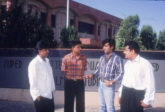 जब गुलशन ने अंडरवर्ल्ड को कहा, इतने रु. में वैष्णो देवी में भंडारा करा दूंगा