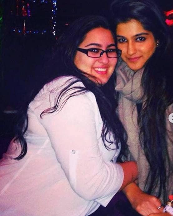 बचपन की दोस्त संग सारा अली खान की Unseen तस्वीरें, हो रहीं वायरल