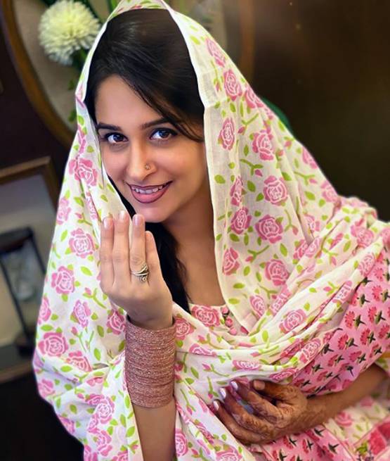 दीपिका कक्कड़ ने पति शोएब इब्राहिम संग मनाई ईद, शेयर की तस्वीरें