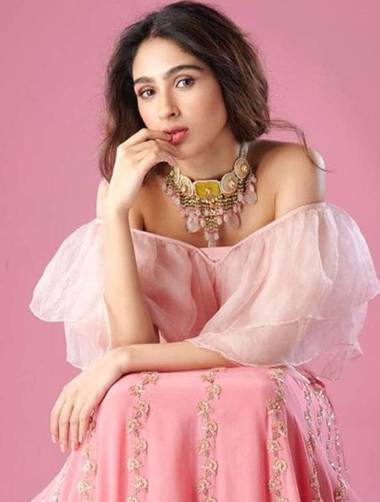 बॉलीवुड के लिए तैयार ऋतिक की कजिन, एक्टर ने लिखी स्पेशल पोस्ट