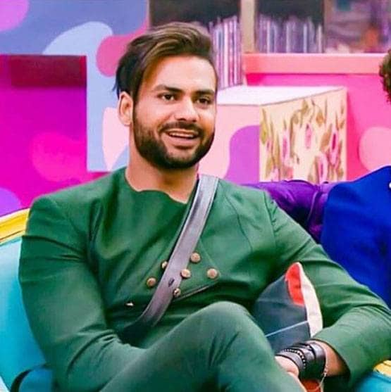 खराब इंग्लिश और देसी पर्सनालिटी के चलते हुआ रिजेक्ट, आज है टीवी का बड़ा चेहरा