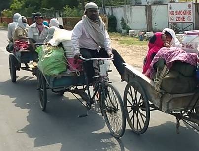 जुगाड़: ठेले में स्कूटर जोड़ा और 900 किमी का सफर कर हरियाणा से पहुंचे प्रयागराज