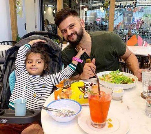 सुरेश रैना ने वाइफ और बच्चों संग शेयर की PHOTO, सोते दिखे रियो रैना