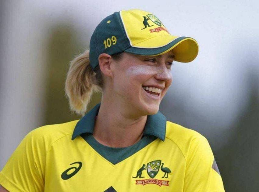 AUS की खूबसूरत क्रिकेटर को पसंद आया विजय के डेट का ऑफर, रखी ये शर्त