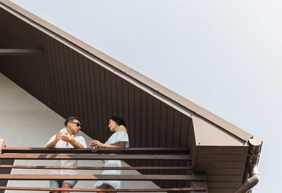 एक्सपर्ट का दावा- कोरोना से बचाव के लिये 10 मिनट धूप लेना जरूरी