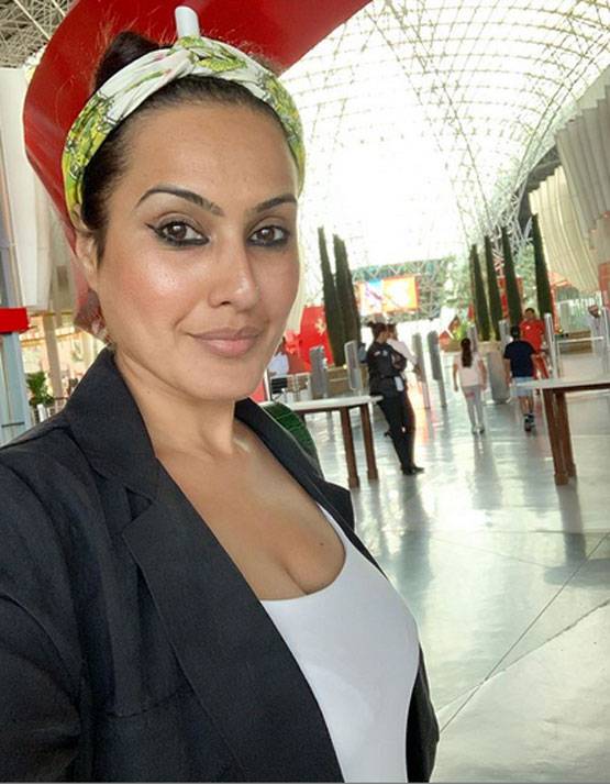 काम्या पंजाबी ने पति संग शेयर की सेल्फी, बताया पोस्ट वर्कआउट नौटंकी